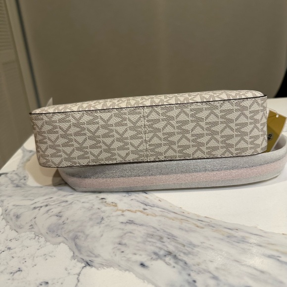 MICHAEL Michael Kors Jet Set Large Logo Crossbody Bag - Color Blush Multi - NWT - Picture 5 of 12